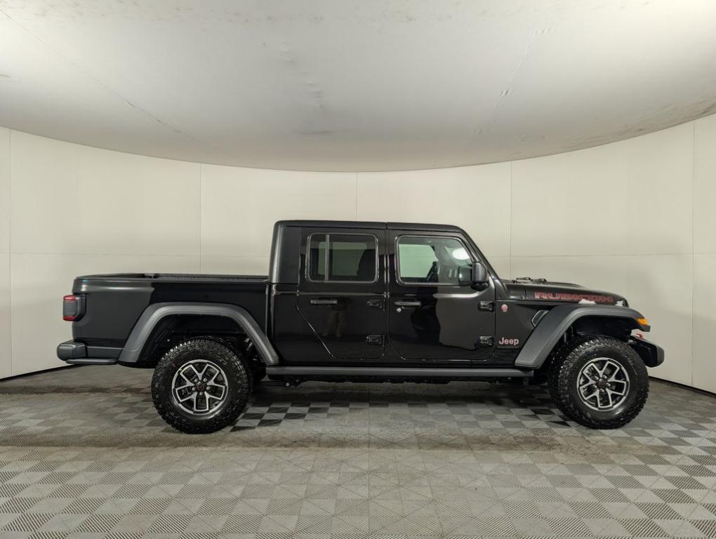 new 2025 Jeep Gladiator car, priced at $58,129