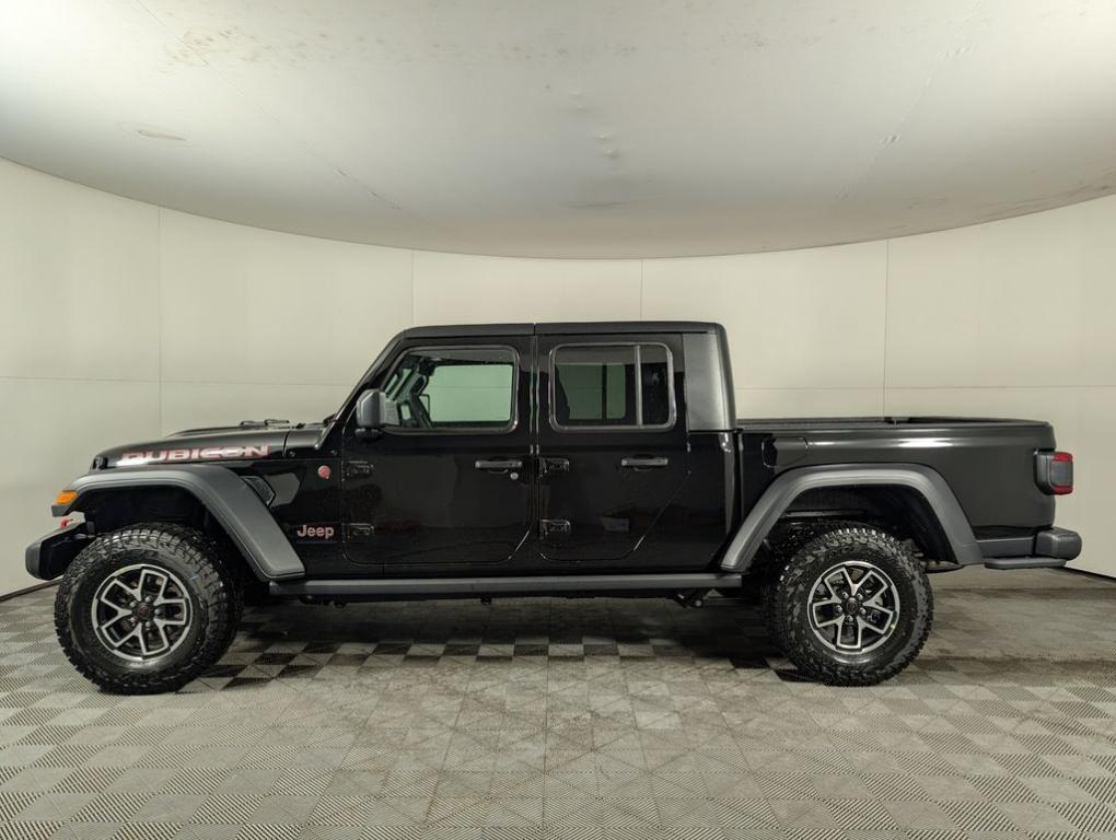 new 2025 Jeep Gladiator car, priced at $58,129