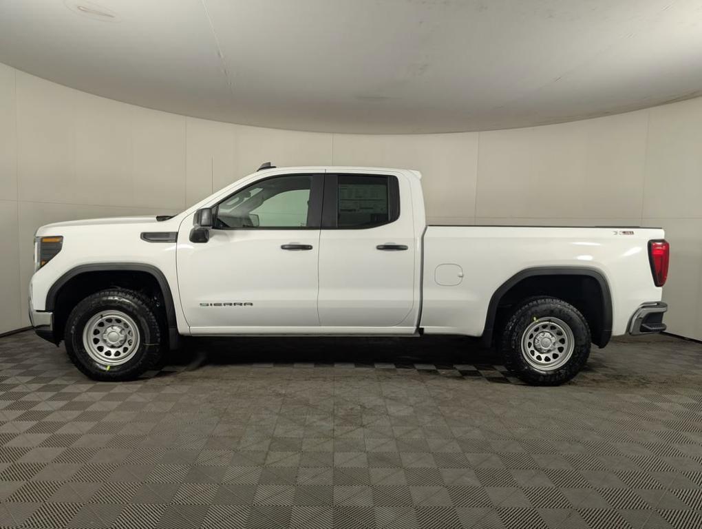 new 2025 GMC Sierra 1500 car, priced at $47,569