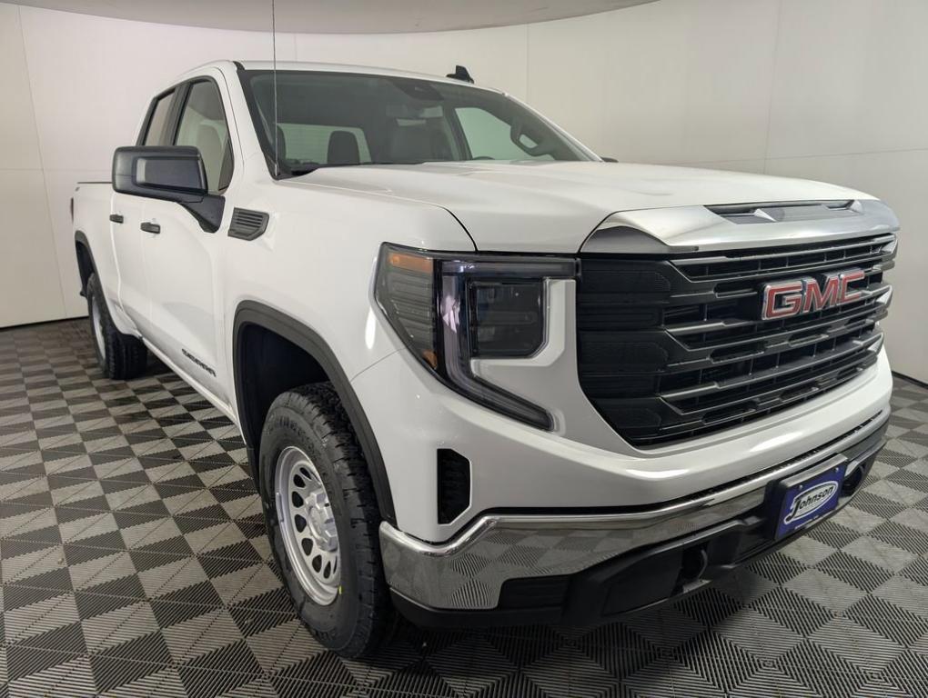 new 2025 GMC Sierra 1500 car, priced at $47,569