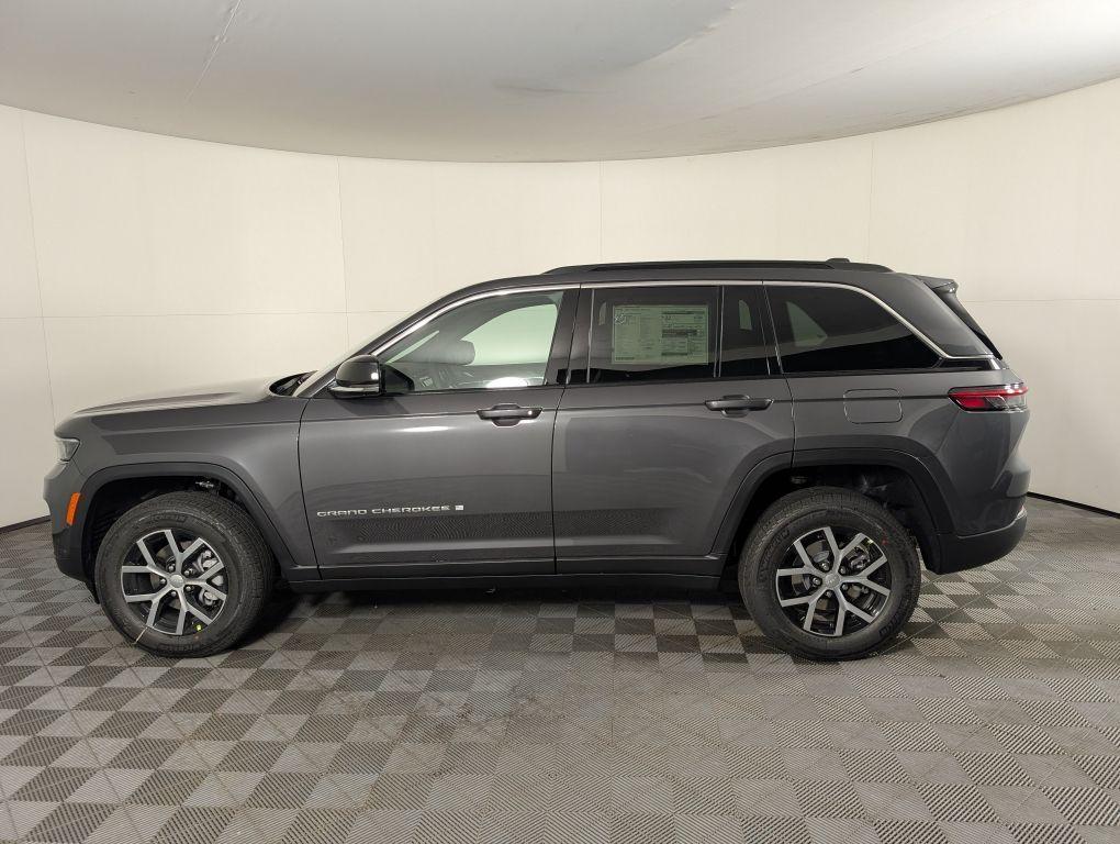 new 2025 Jeep Grand Cherokee car, priced at $49,910