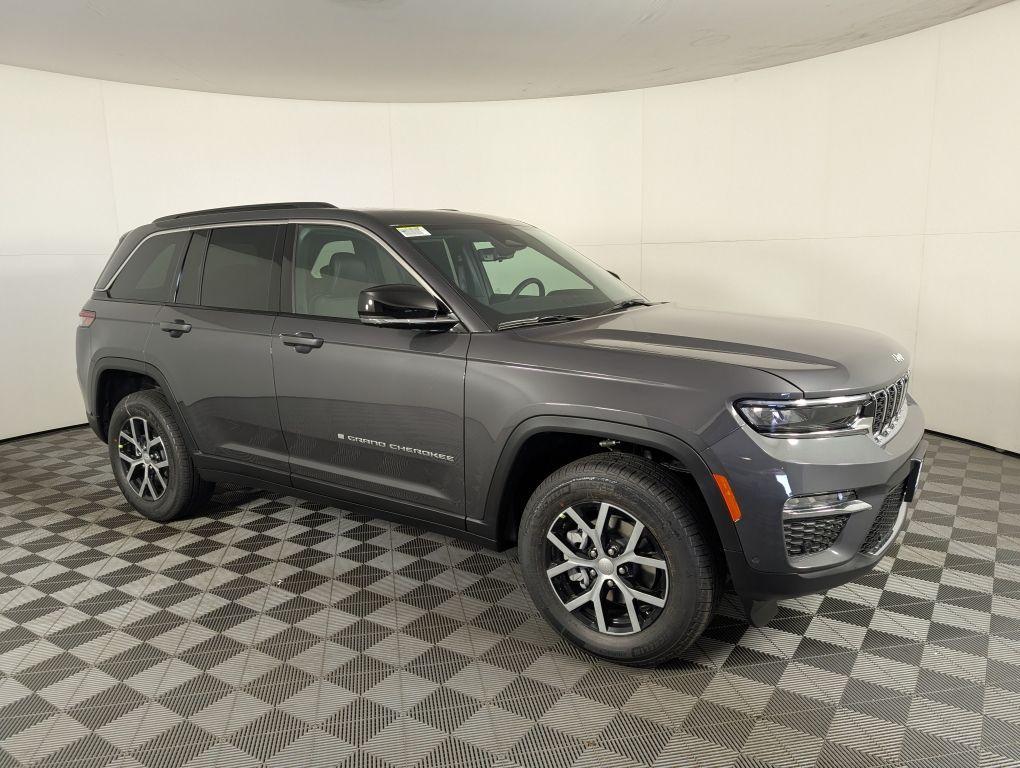 new 2025 Jeep Grand Cherokee car, priced at $49,910