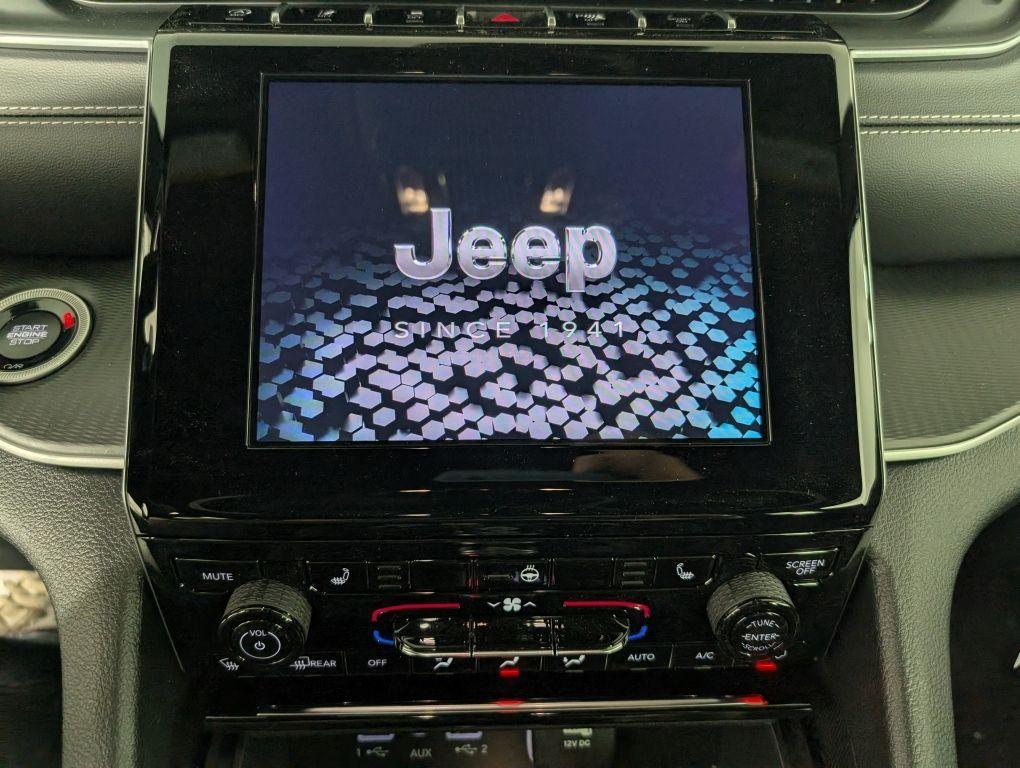 new 2025 Jeep Grand Cherokee car, priced at $44,880