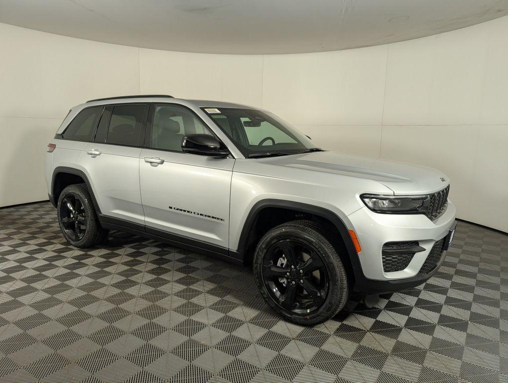 new 2025 Jeep Grand Cherokee car, priced at $44,880