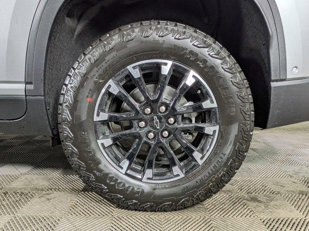 new 2025 Chevrolet Traverse car, priced at $55,628