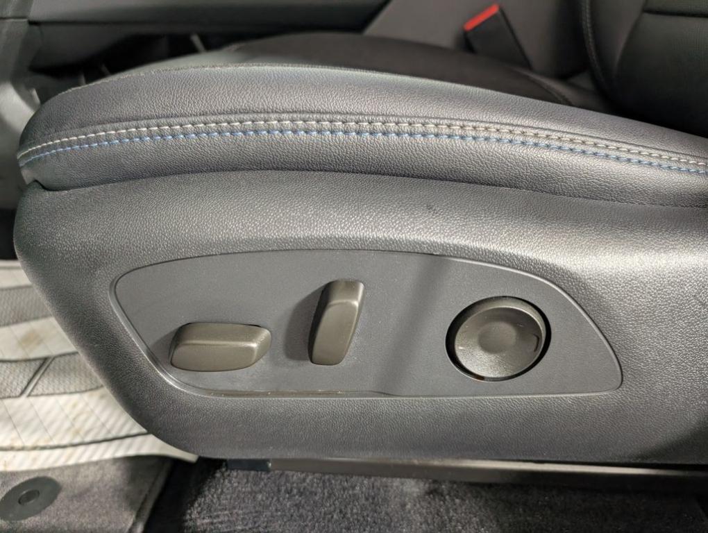 used 2025 Chevrolet Equinox EV car, priced at $27,488