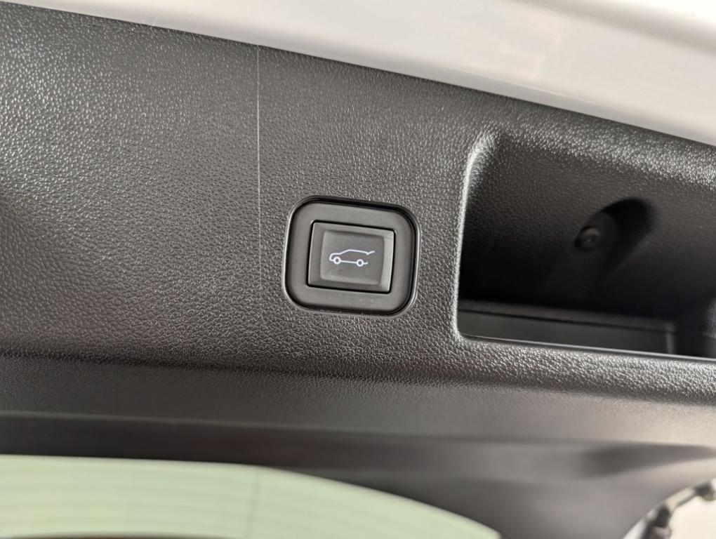 used 2025 Chevrolet Equinox EV car, priced at $27,488