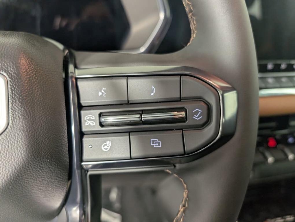 new 2025 GMC Canyon car, priced at $55,569