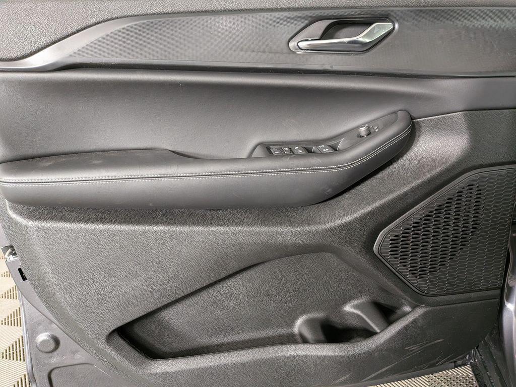 new 2025 Jeep Grand Cherokee L car, priced at $39,883