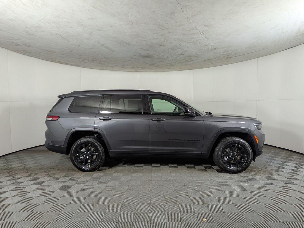 new 2025 Jeep Grand Cherokee L car, priced at $39,883