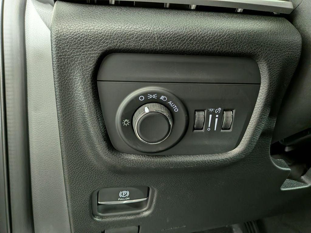 new 2025 Jeep Grand Cherokee L car, priced at $39,883