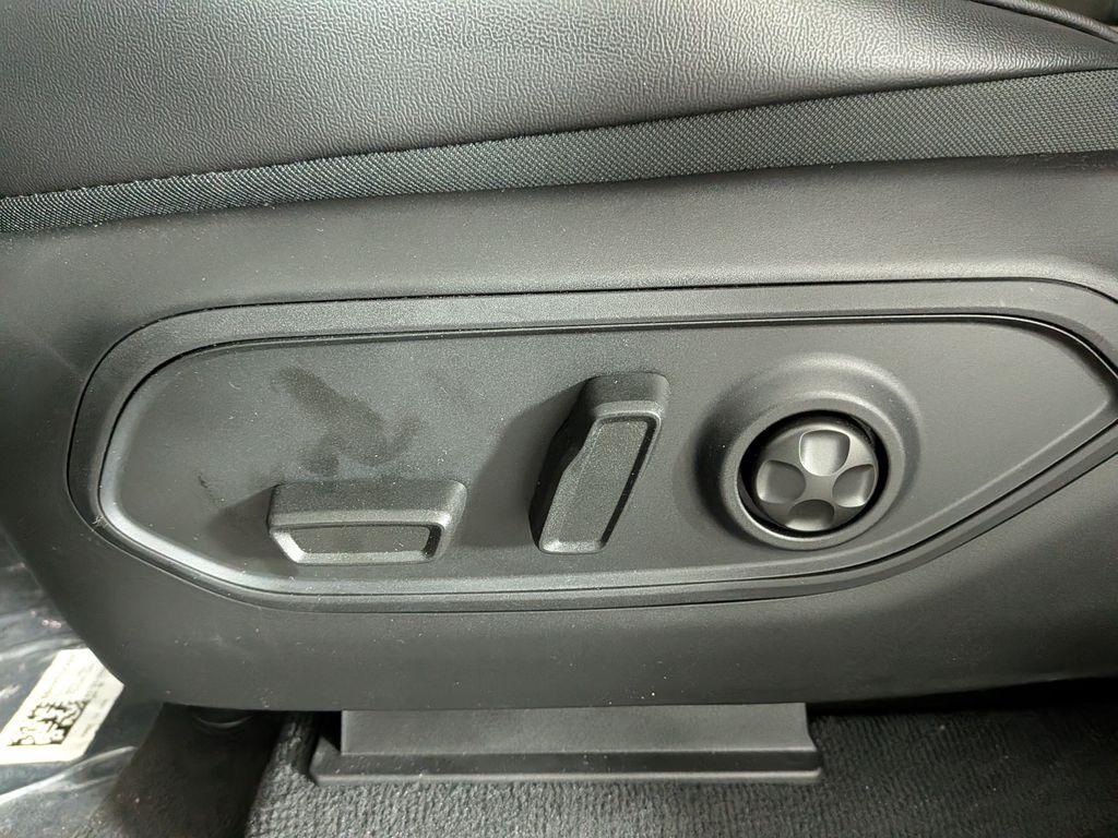 new 2025 Jeep Grand Cherokee L car, priced at $39,883