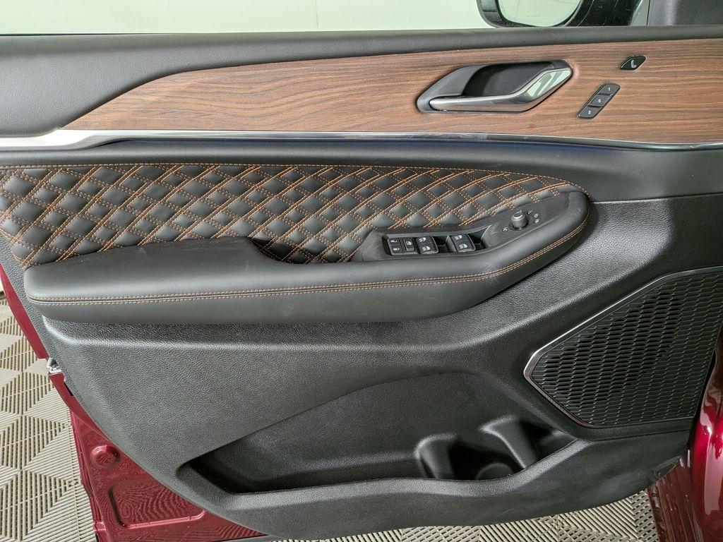 new 2025 Jeep Grand Cherokee L car, priced at $60,011
