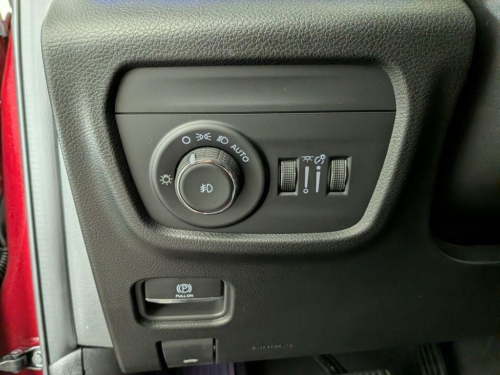 new 2025 Jeep Grand Cherokee L car, priced at $60,011