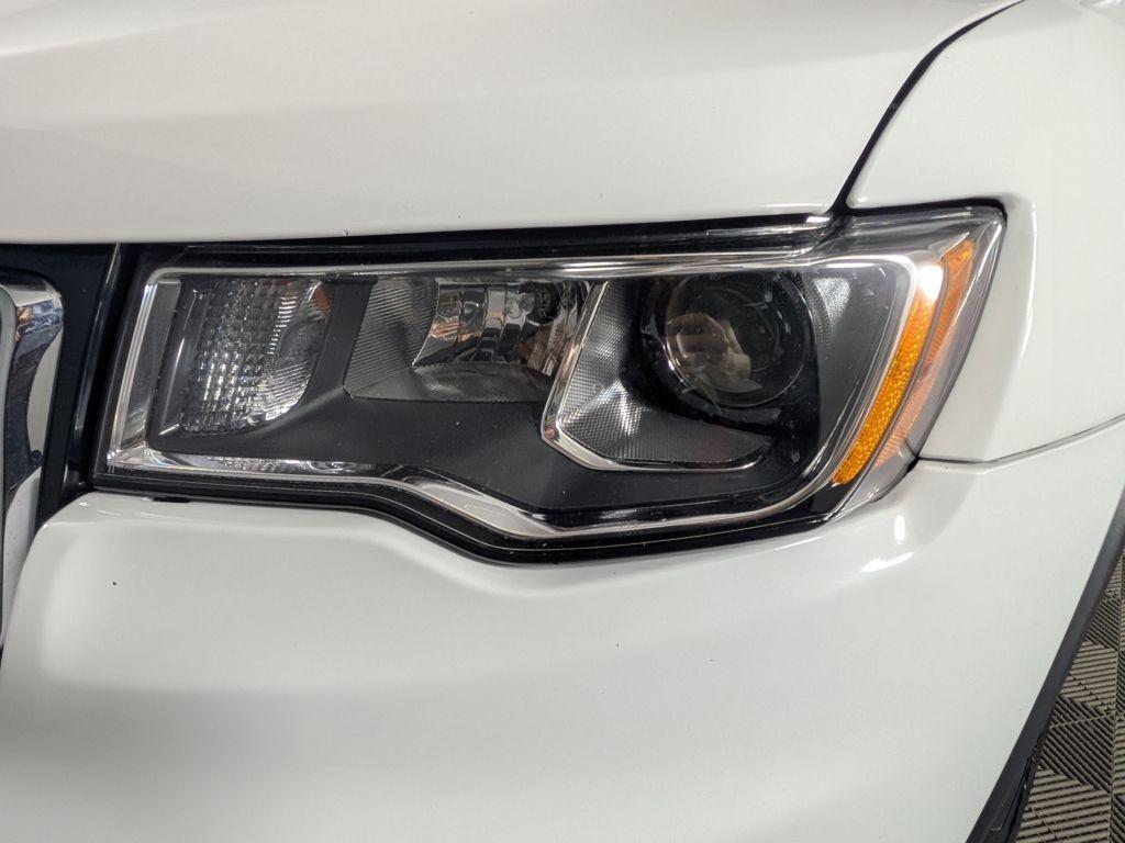 used 2022 Jeep Grand Cherokee WK car, priced at $21,488