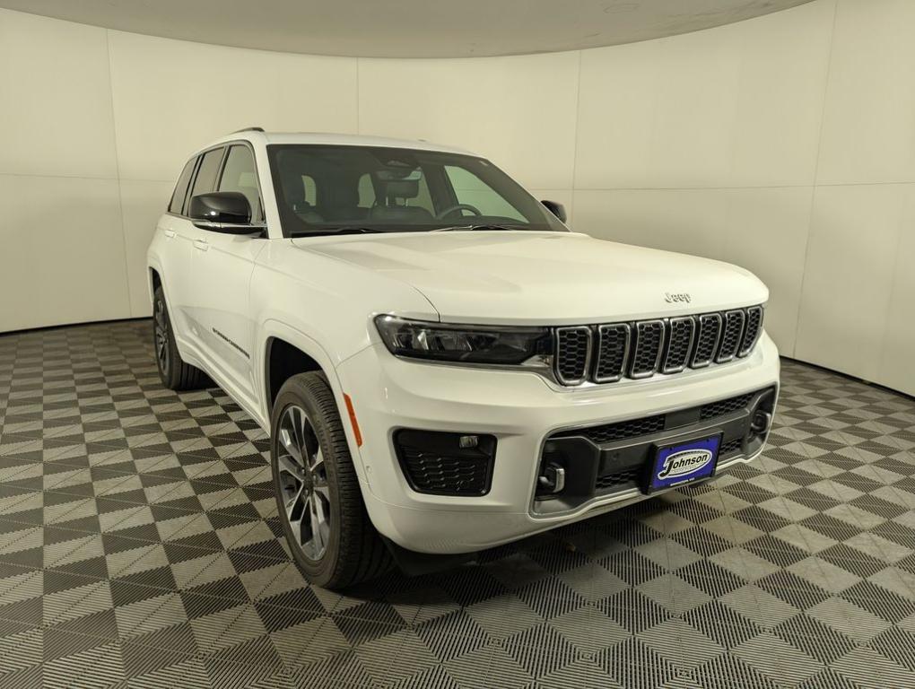 new 2024 Jeep Grand Cherokee car, priced at $49,998