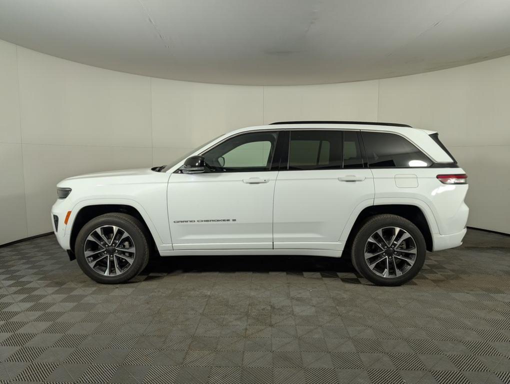 new 2024 Jeep Grand Cherokee car, priced at $49,998