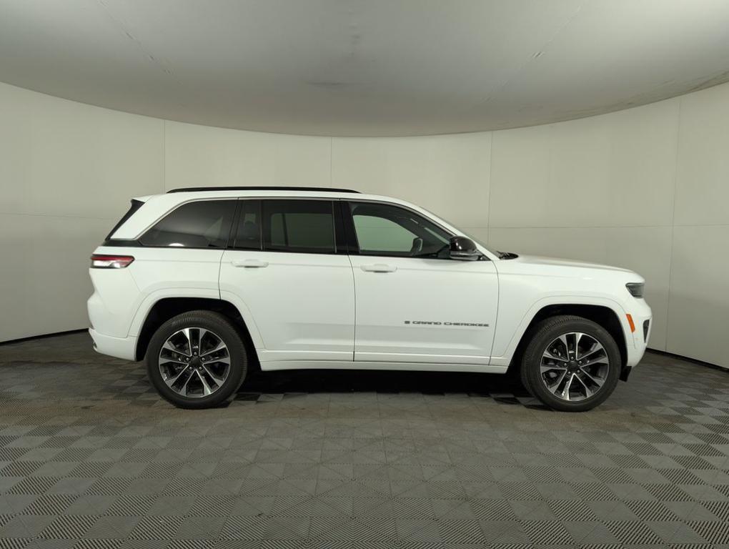 new 2024 Jeep Grand Cherokee car, priced at $49,998