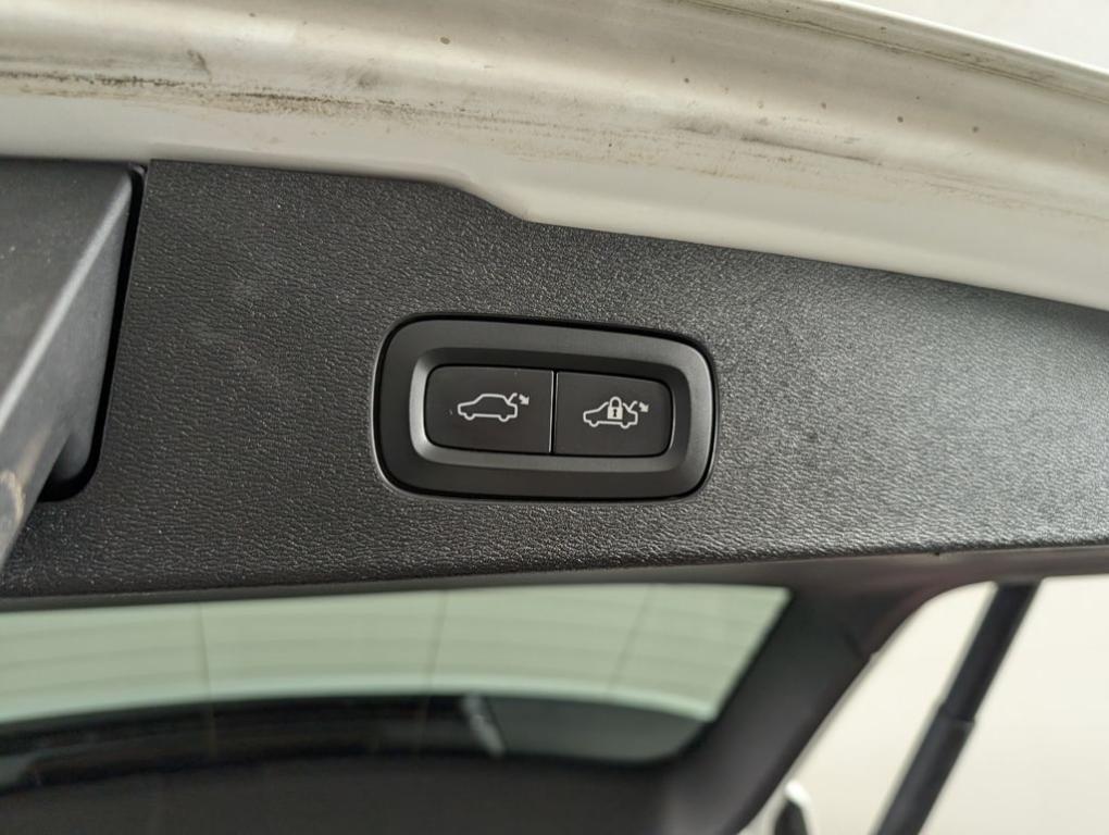 used 2020 Volvo V60 Cross Country car, priced at $22,388