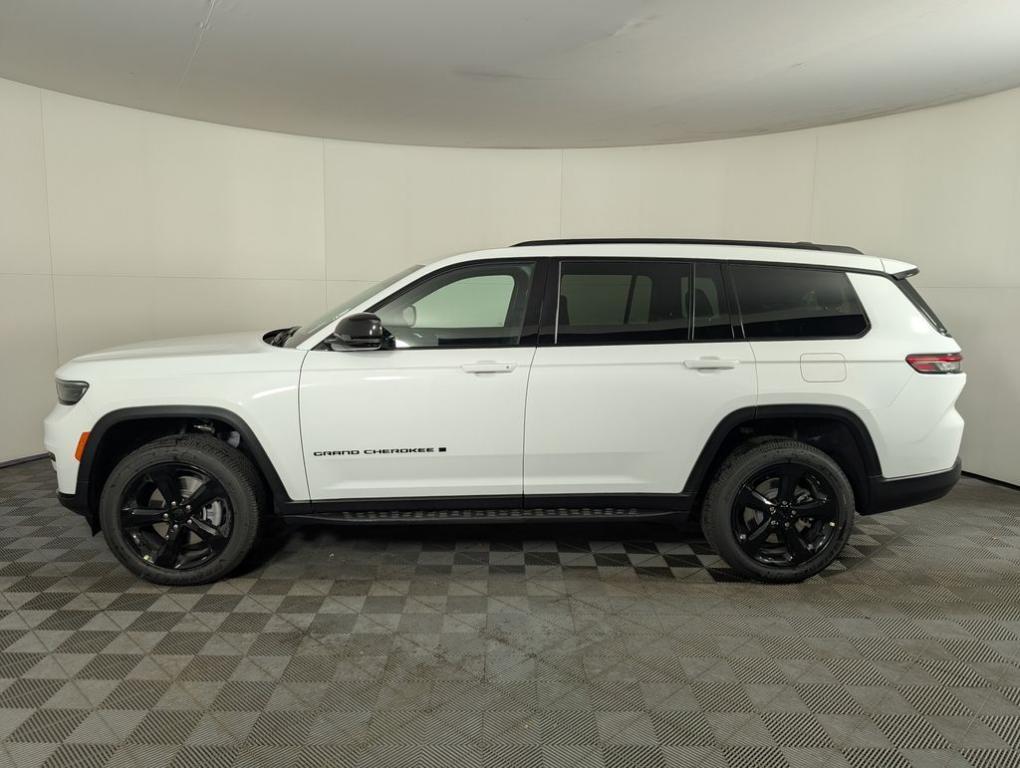 new 2025 Jeep Grand Cherokee L car, priced at $47,070