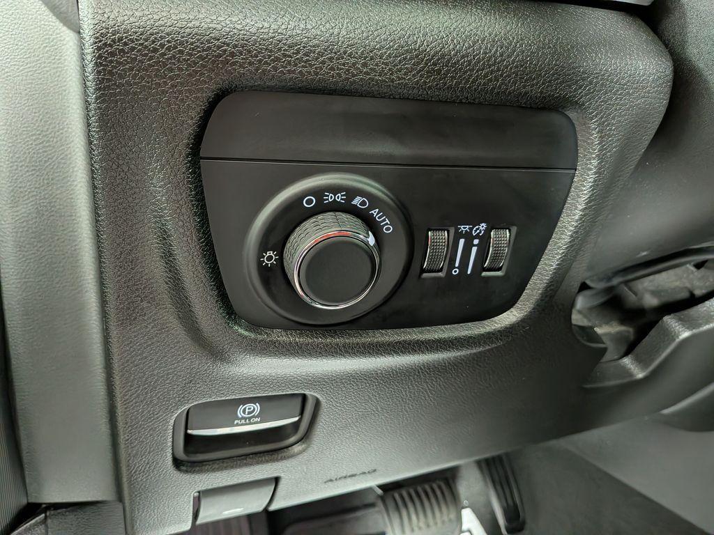 used 2024 Jeep Grand Cherokee car, priced at $29,488