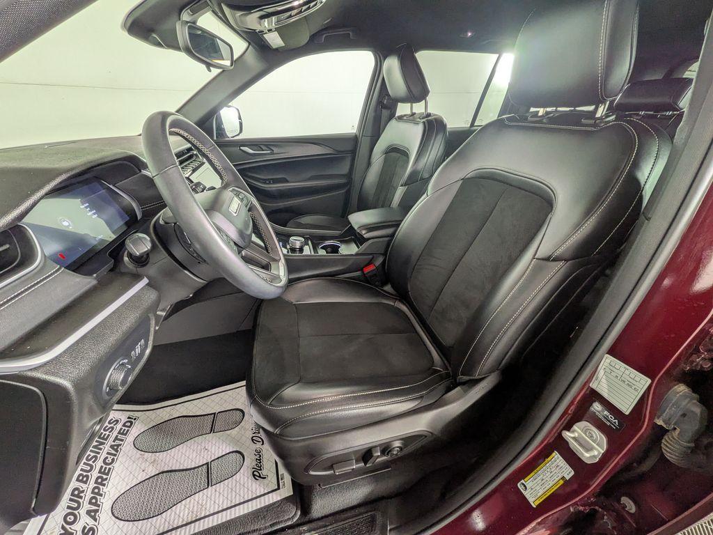 used 2024 Jeep Grand Cherokee car, priced at $29,488