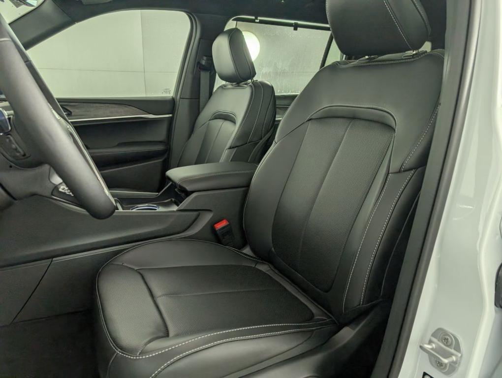 new 2025 Jeep Grand Cherokee L car, priced at $53,499