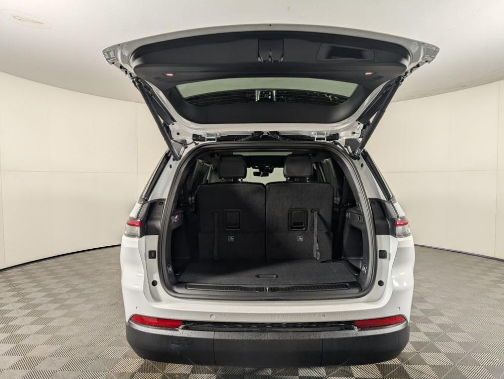 new 2025 Jeep Grand Cherokee L car, priced at $53,499