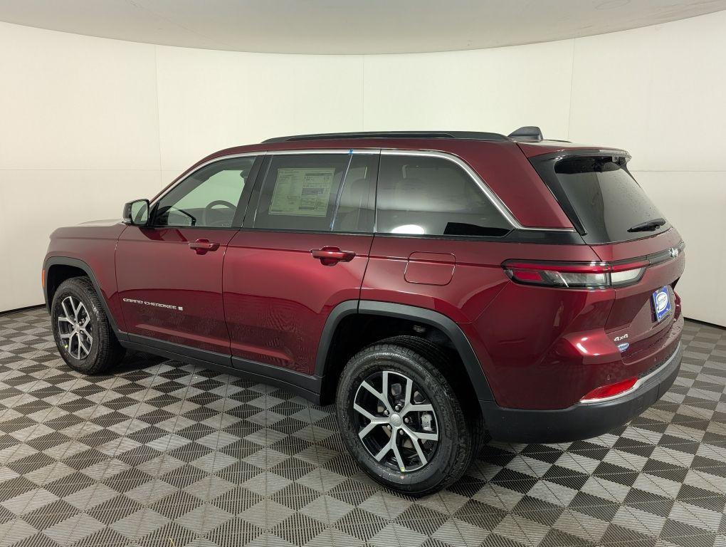 new 2025 Jeep Grand Cherokee car, priced at $49,910