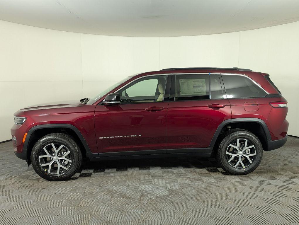 new 2025 Jeep Grand Cherokee car, priced at $49,910