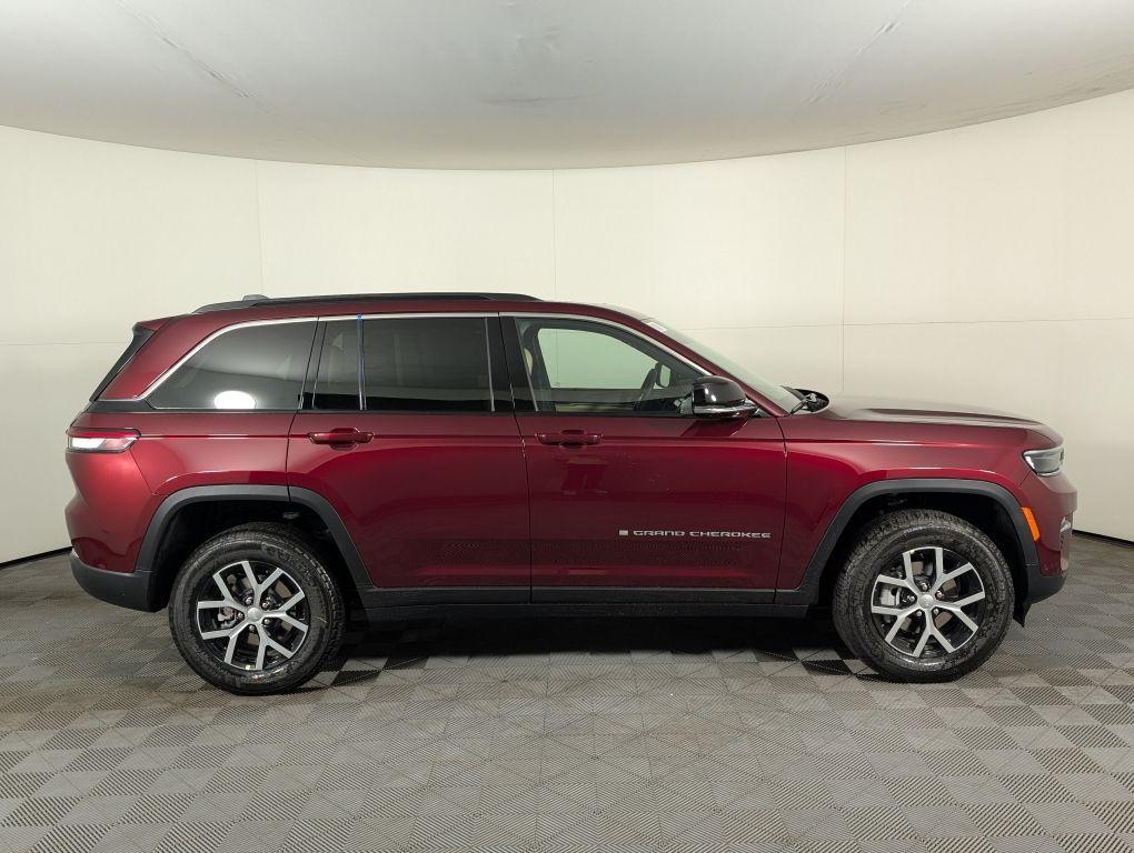 new 2025 Jeep Grand Cherokee car, priced at $49,910