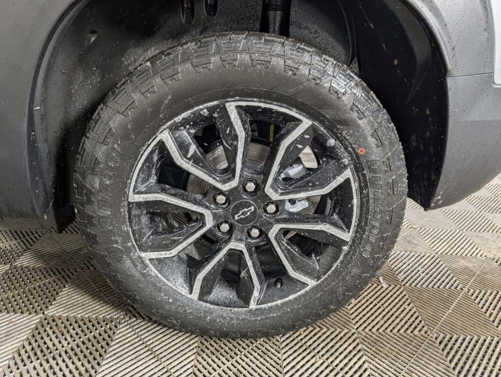 new 2025 Chevrolet TrailBlazer car, priced at $29,483