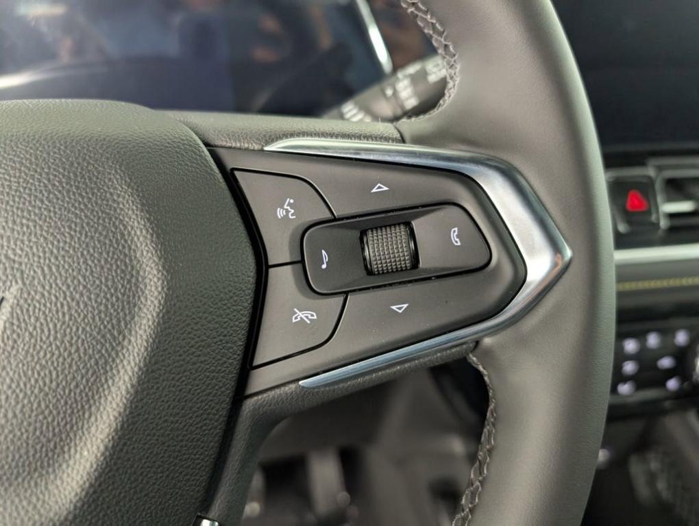 new 2025 Chevrolet TrailBlazer car, priced at $29,483