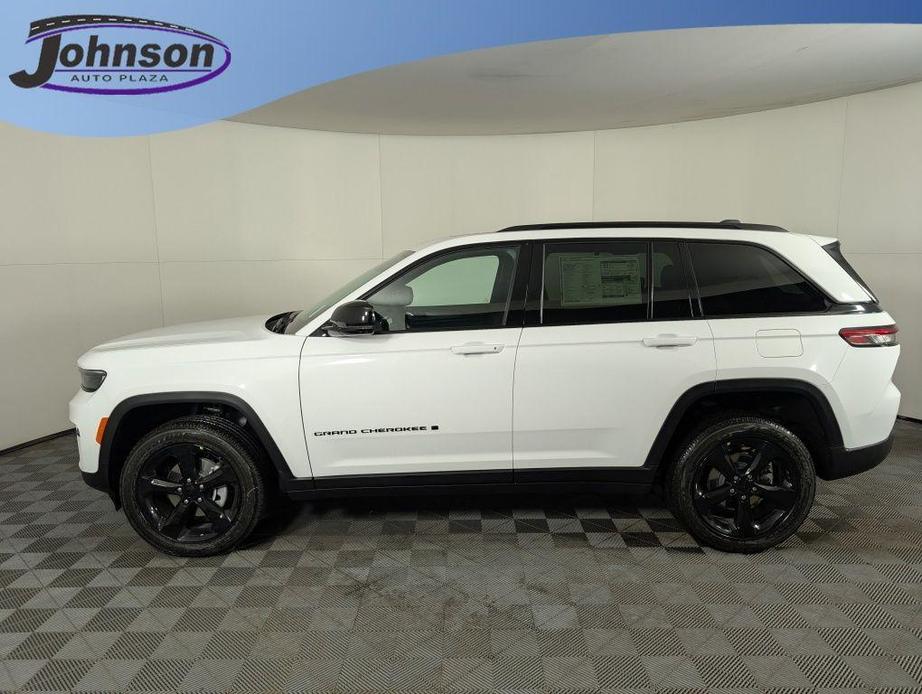 new 2025 Jeep Grand Cherokee car, priced at $42,499