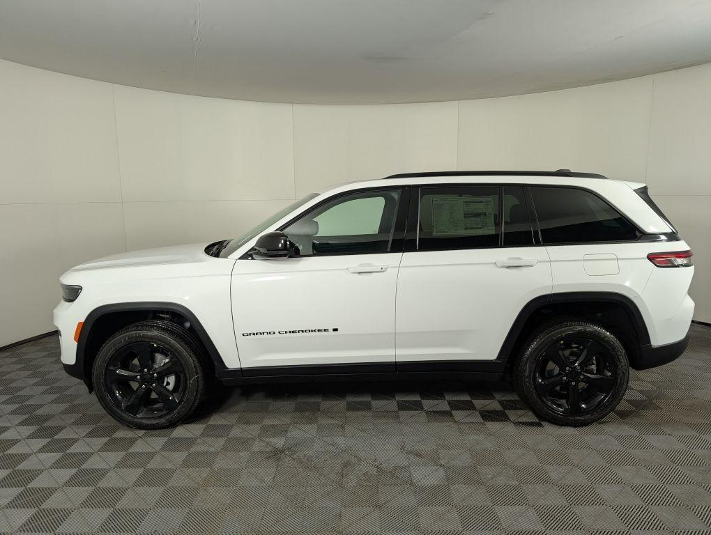 new 2025 Jeep Grand Cherokee car, priced at $43,463