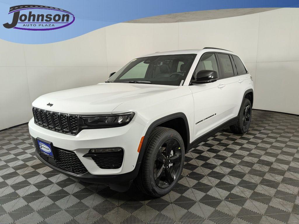new 2025 Jeep Grand Cherokee car, priced at $50,195