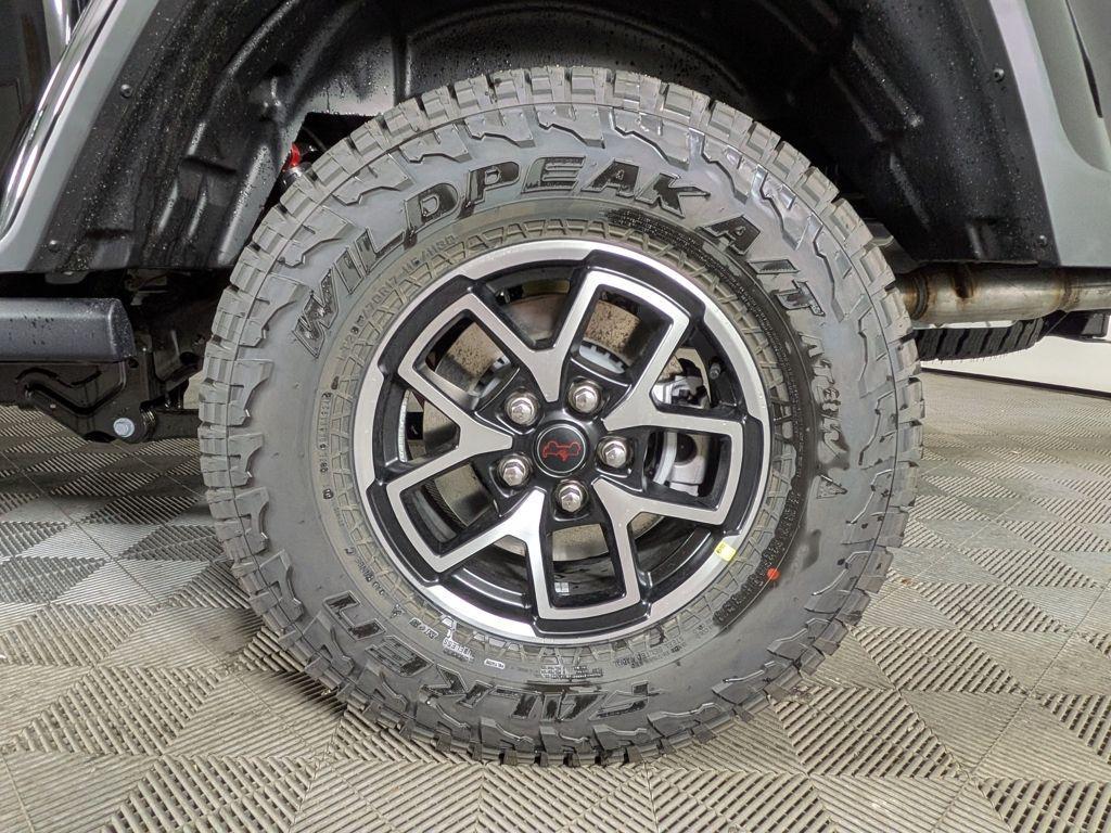 new 2025 Jeep Gladiator car, priced at $50,986