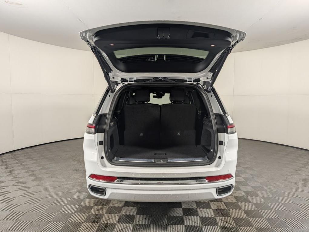 new 2025 Jeep Grand Cherokee L car, priced at $60,854