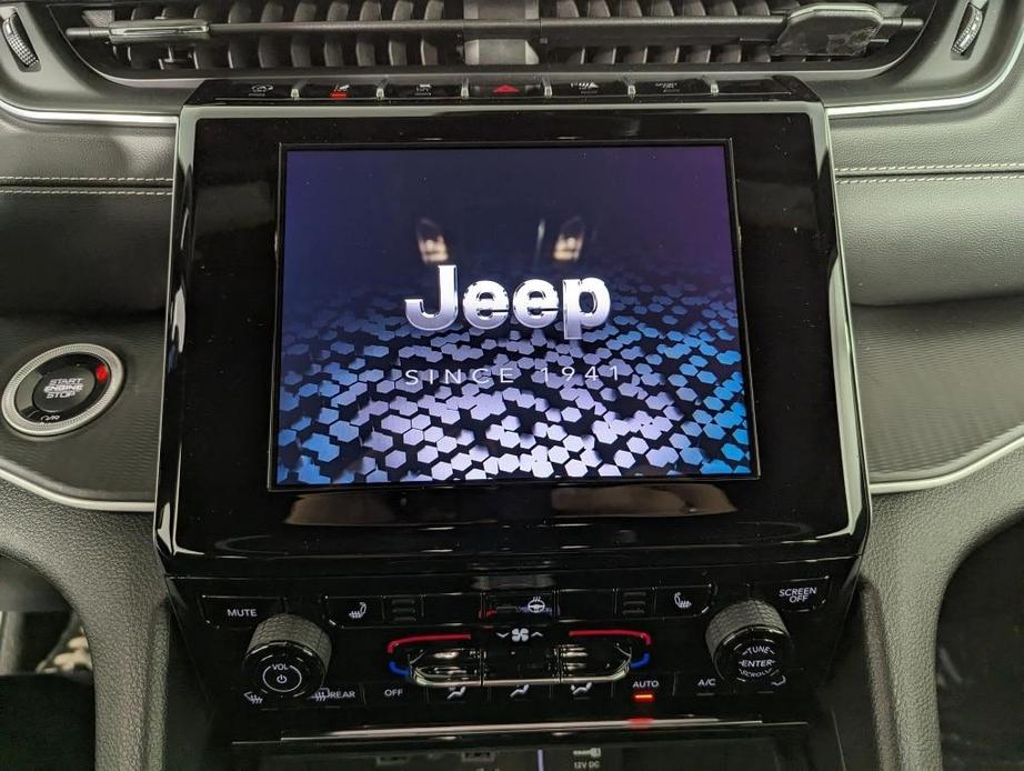 new 2024 Jeep Grand Cherokee L car, priced at $49,049