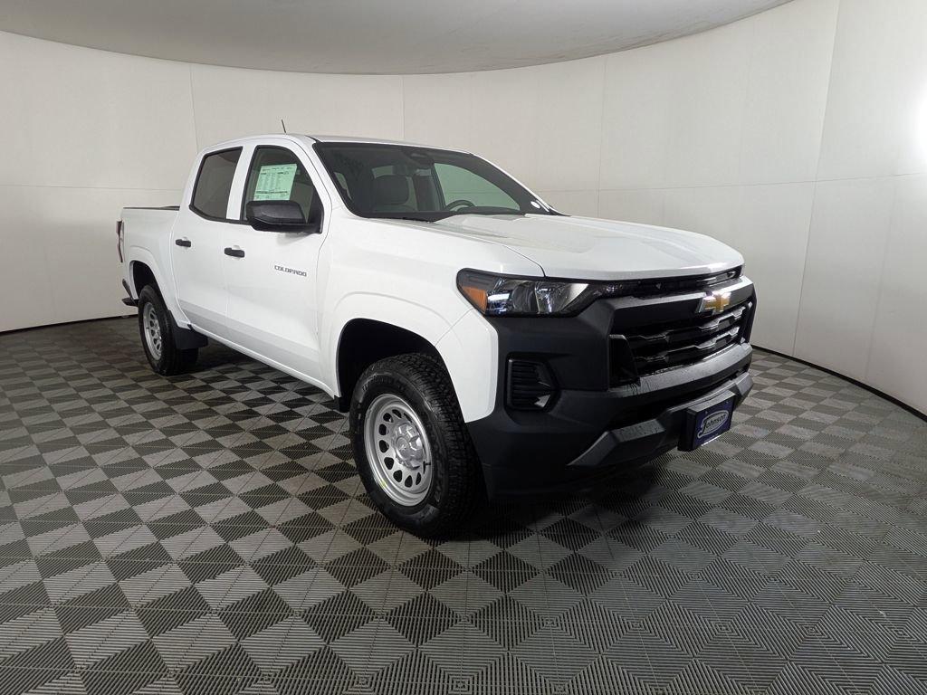new 2025 Chevrolet Colorado car, priced at $39,134