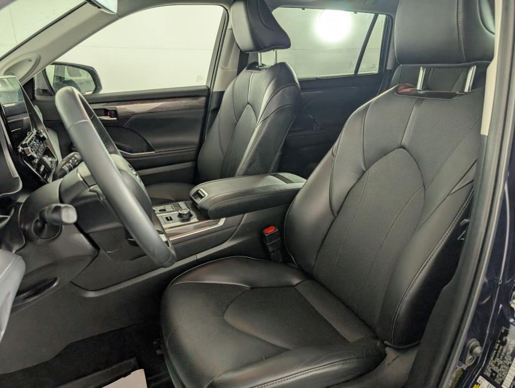 used 2022 Toyota Highlander car, priced at $40,988