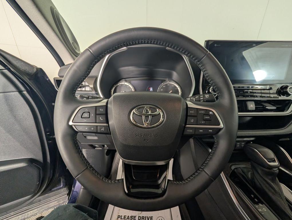 used 2022 Toyota Highlander car, priced at $40,988