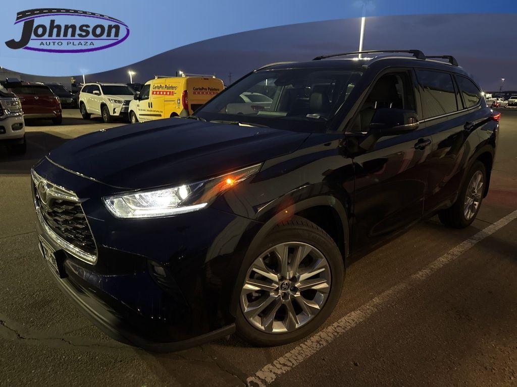 used 2022 Toyota Highlander car, priced at $42,588