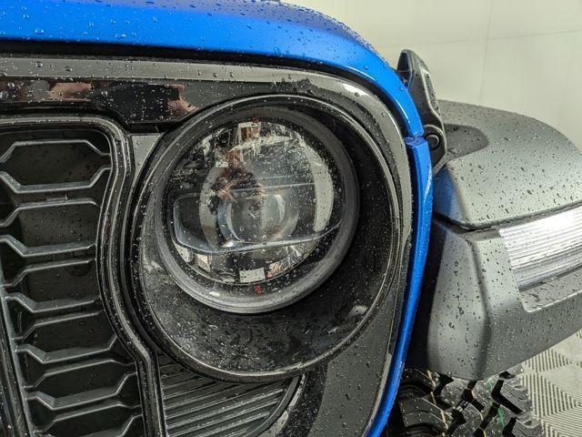 new 2025 Jeep Wrangler car, priced at $46,622