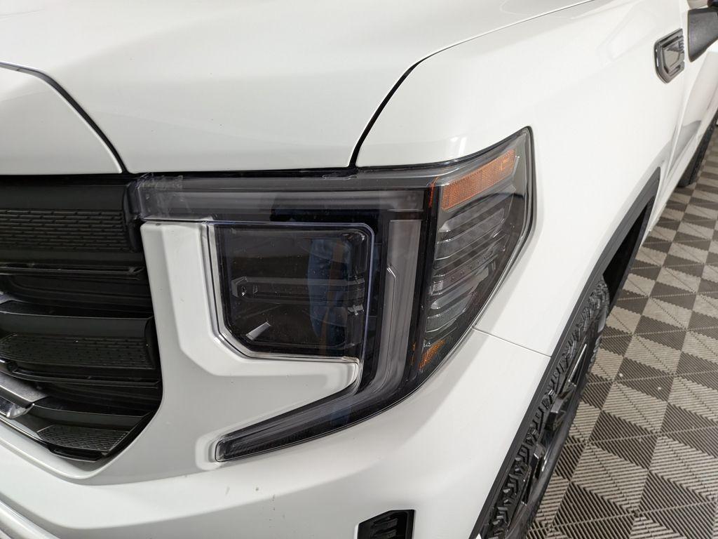used 2023 GMC Sierra 1500 car, priced at $39,988