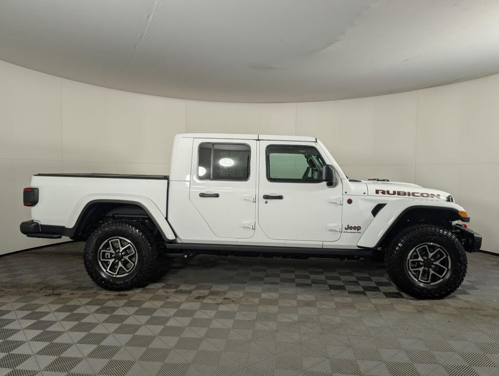 new 2025 Jeep Gladiator car, priced at $63,814