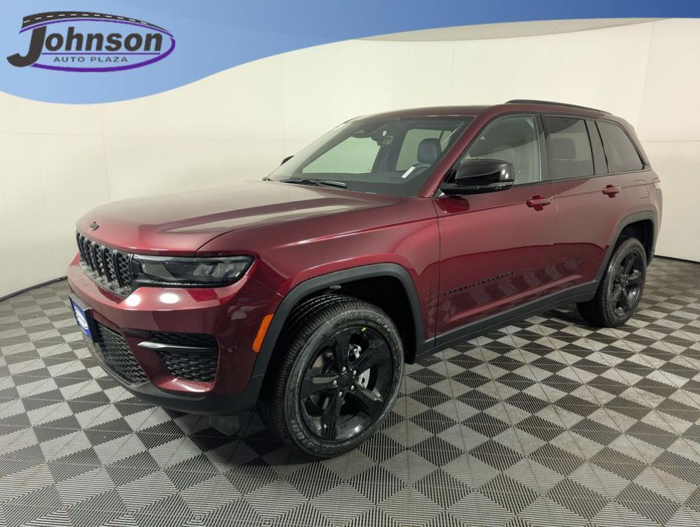 new 2025 Jeep Grand Cherokee car, priced at $43,903