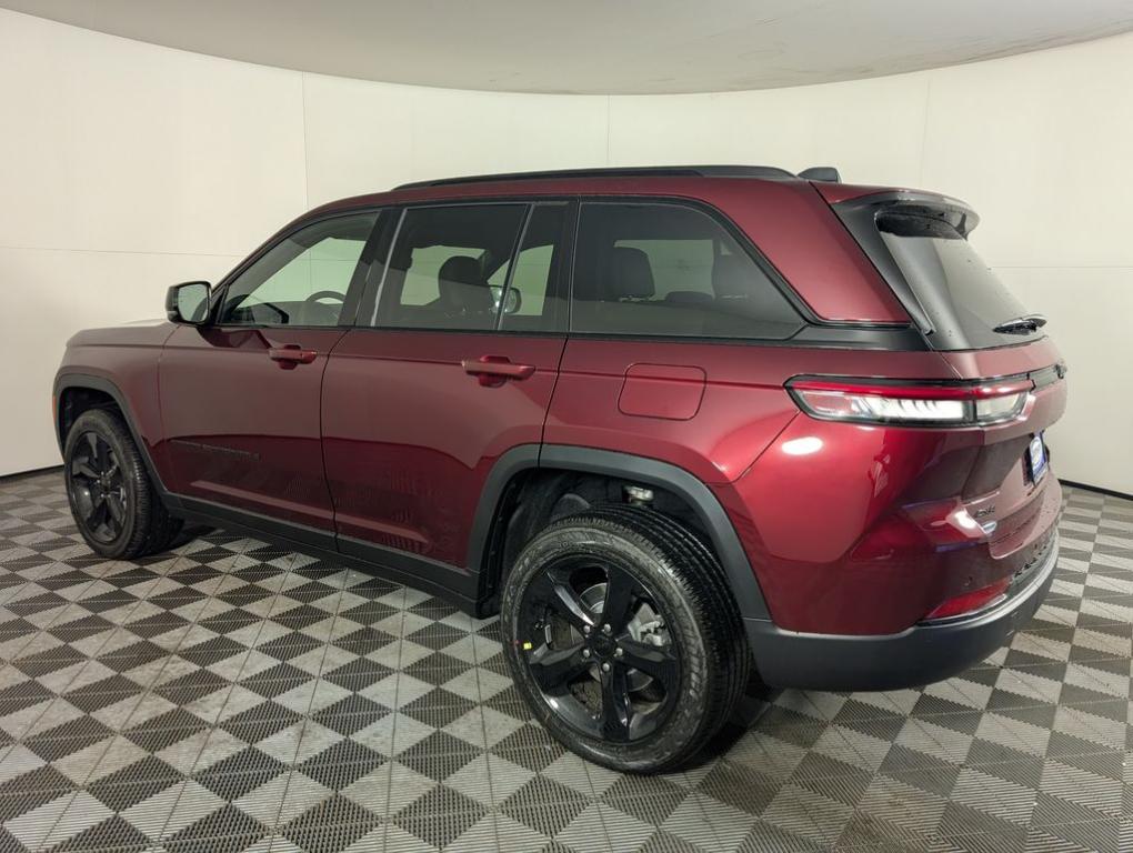 new 2025 Jeep Grand Cherokee car, priced at $44,880