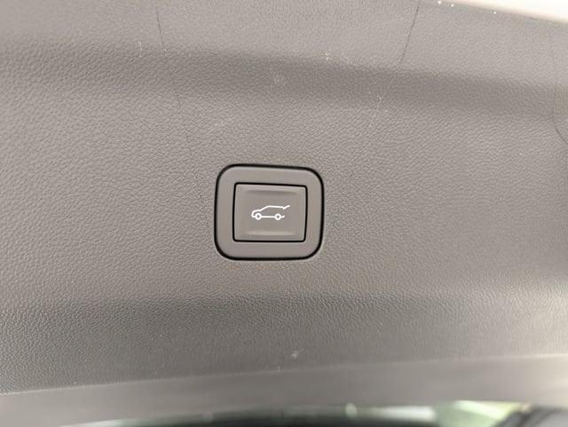 new 2025 GMC Yukon XL car, priced at $97,873