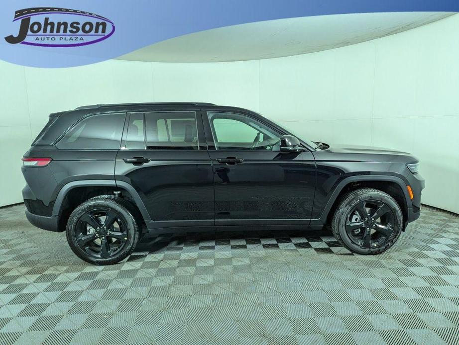 new 2024 Jeep Grand Cherokee car, priced at $39,876